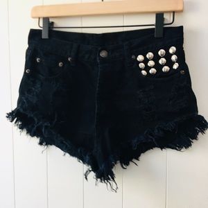 Signature8 Frayed Black Cutoffs